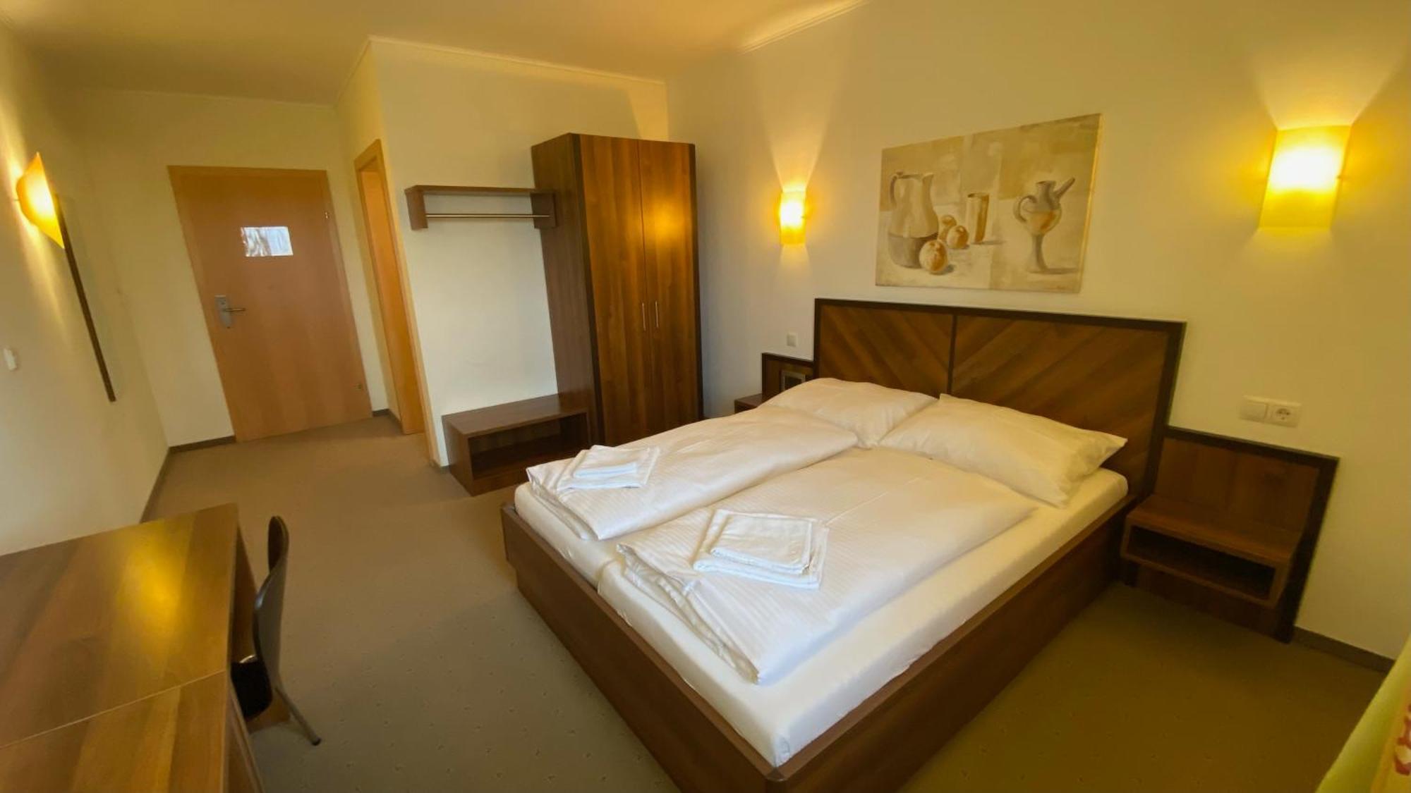 Hotel Weinland Donnerskirchen Esterno foto