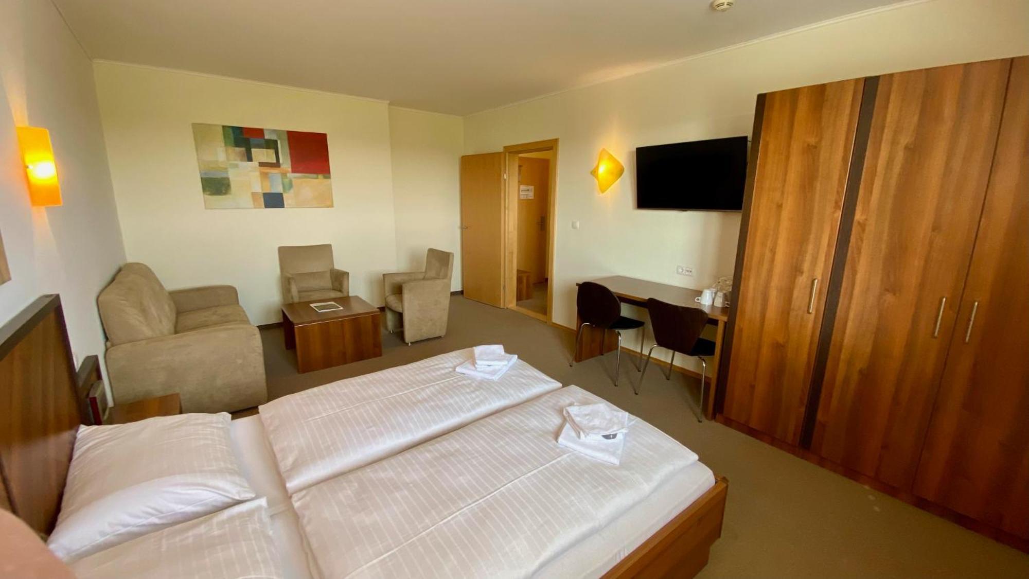 Hotel Weinland Donnerskirchen Esterno foto