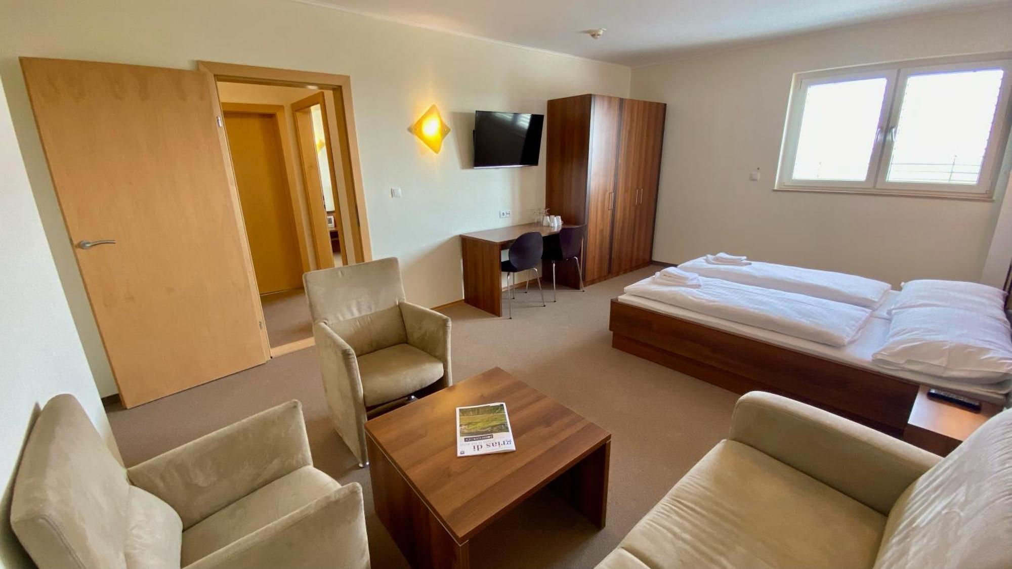 Hotel Weinland Donnerskirchen Esterno foto